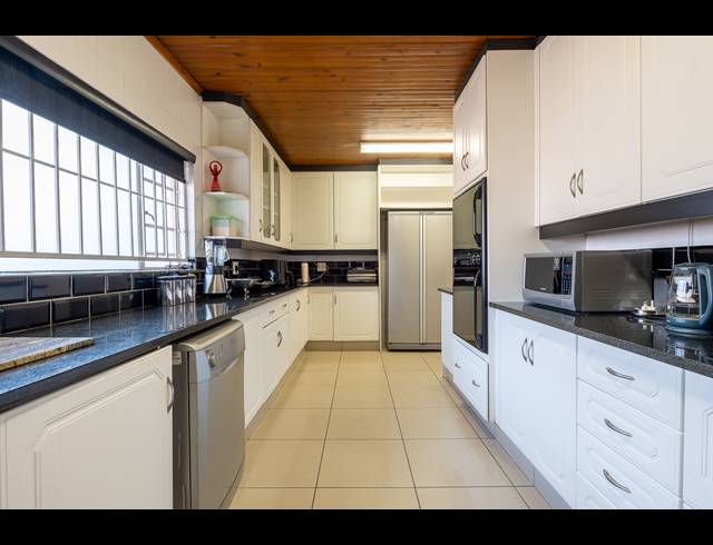 3 BEDROOM HOUSE FOR SALE IN ELANDSHAVEN